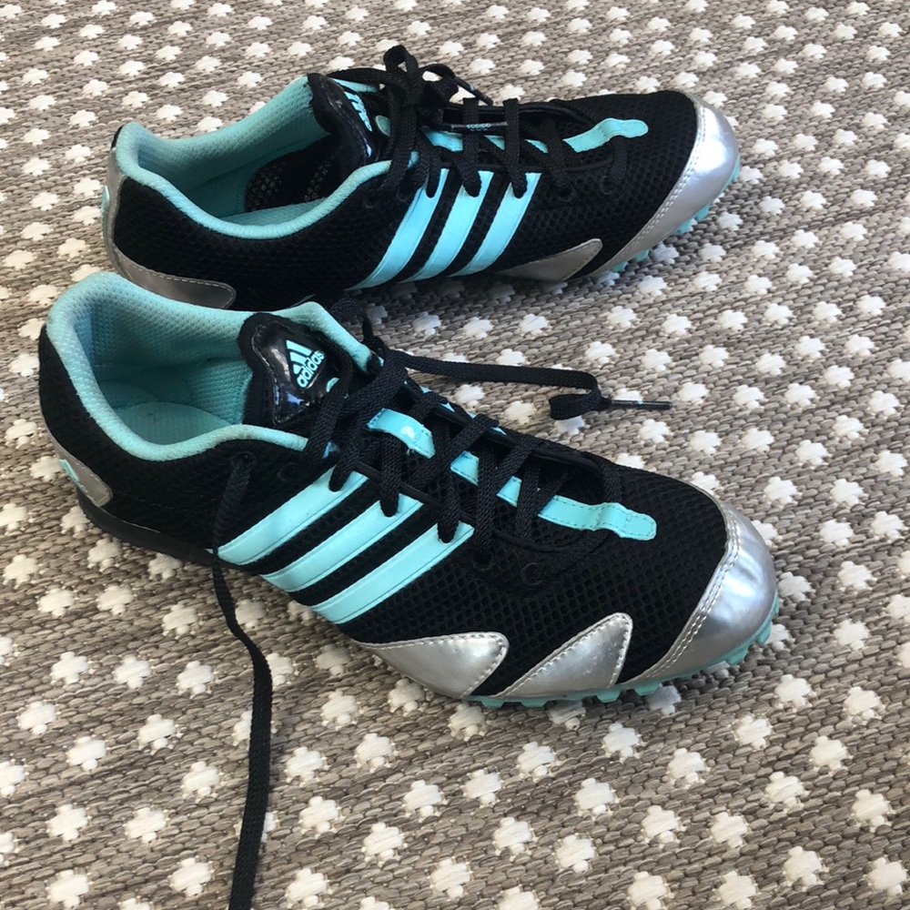 Adidas Cosmos Track and Field athletic shoes/SZ 9
